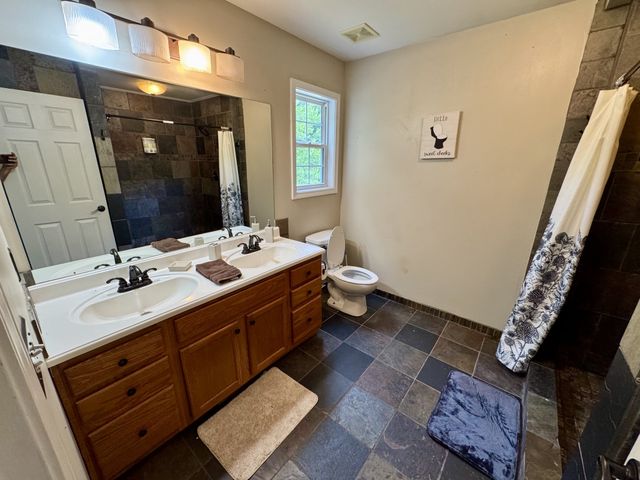 2099 Ferry Rd, Clarksville, TN 37040