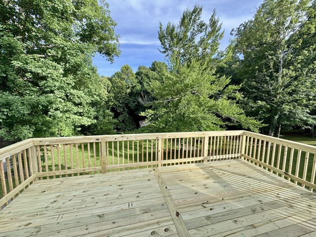 2099 Ferry Rd, Clarksville, TN 37040