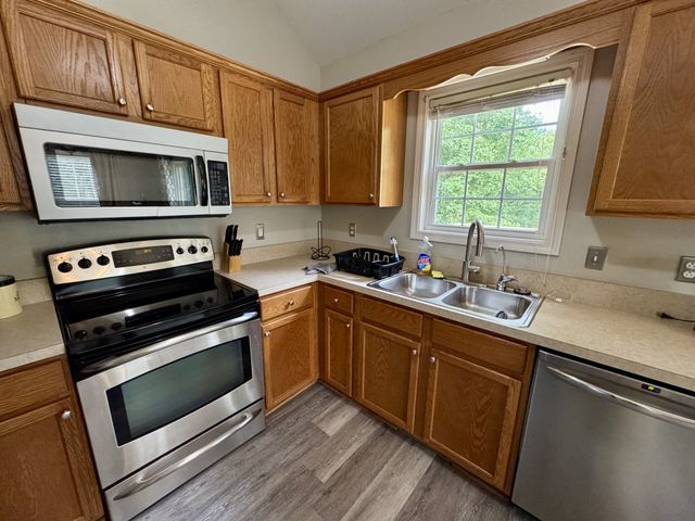 2099 Ferry Rd, Clarksville, TN 37040