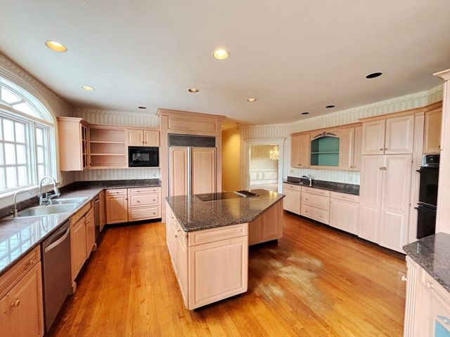 32 Solomon Pierce Road, Lexington, MA 02421
