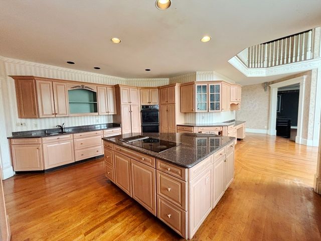 32 Solomon Pierce Road, Lexington, MA 02421