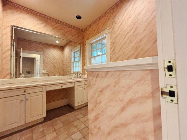 32 Solomon Pierce Road, Lexington, MA 02421