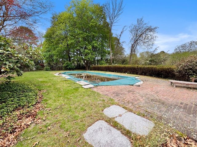32 Solomon Pierce Road, Lexington, MA 02421