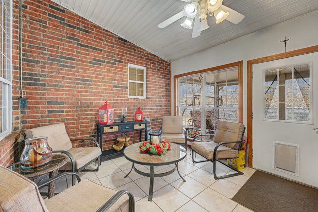 504 Fairway Circle, Springdale, AR 72764