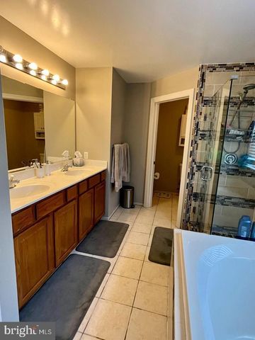 204 WINDHAM DR, Exton, PA 19341