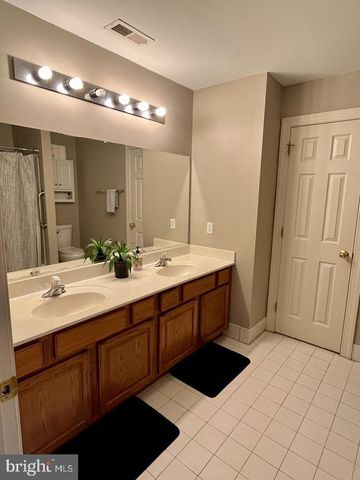 204 WINDHAM DR, Exton, PA 19341