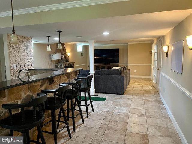 204 WINDHAM DR, Exton, PA 19341