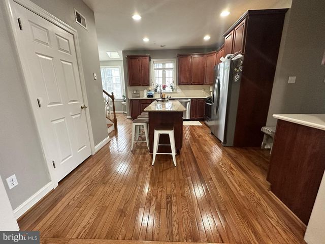 204 WINDHAM DR, Exton, PA 19341