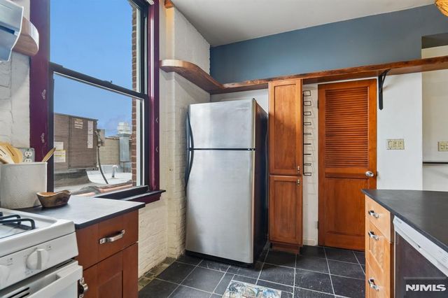 54-60 Mcwhorter Street 207, Newark, NJ 07105