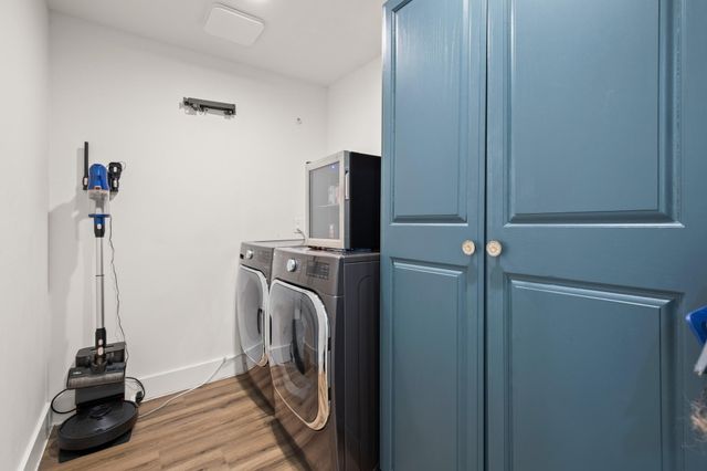 1405 Cat Hollow Club DR, Spicewood, TX 78669