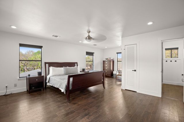 1405 Cat Hollow Club DR, Spicewood, TX 78669