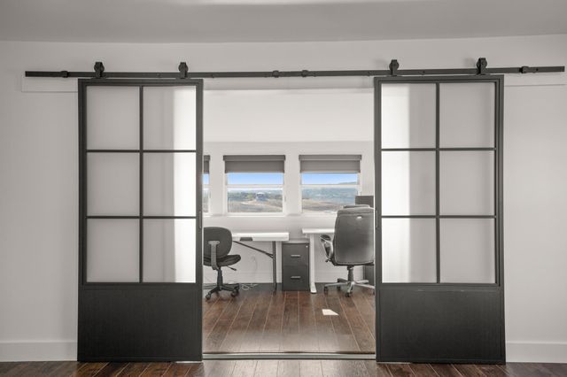 1405 Cat Hollow Club DR, Spicewood, TX 78669