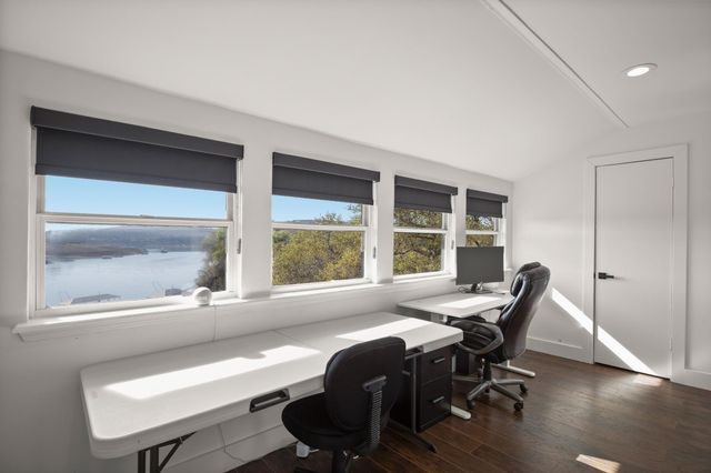 1405 Cat Hollow Club DR, Spicewood, TX 78669