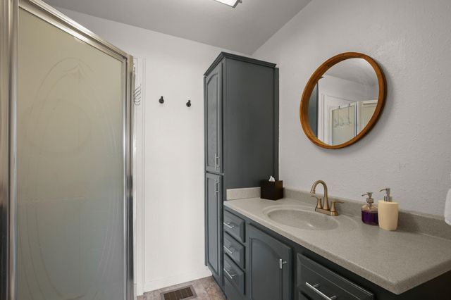 1405 Cat Hollow Club DR, Spicewood, TX 78669