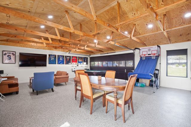 1405 Cat Hollow Club DR, Spicewood, TX 78669