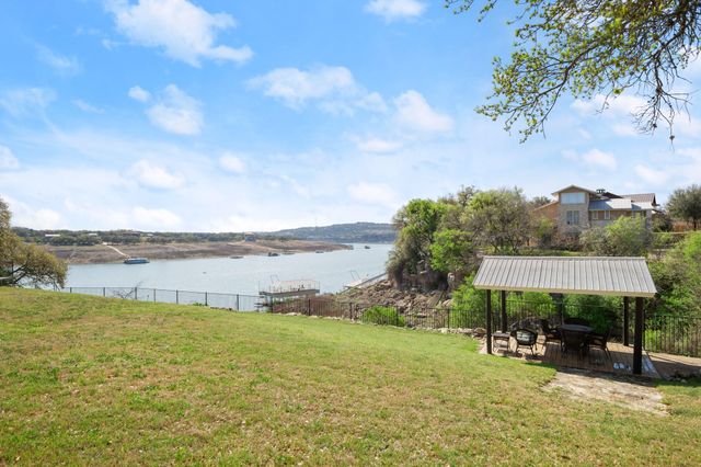 1405 Cat Hollow Club DR, Spicewood, TX 78669