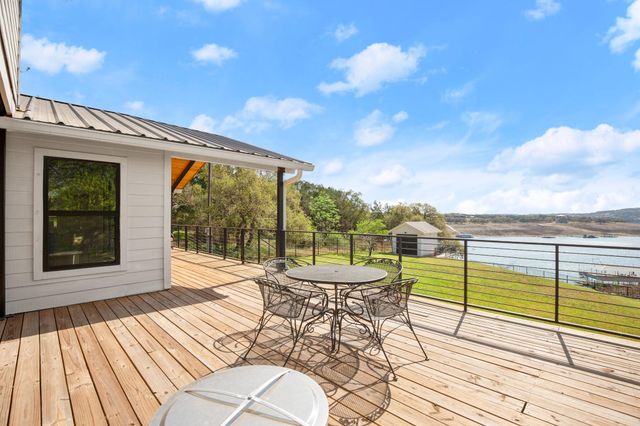 1405 Cat Hollow Club DR, Spicewood, TX 78669