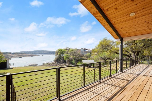 1405 Cat Hollow Club DR, Spicewood, TX 78669