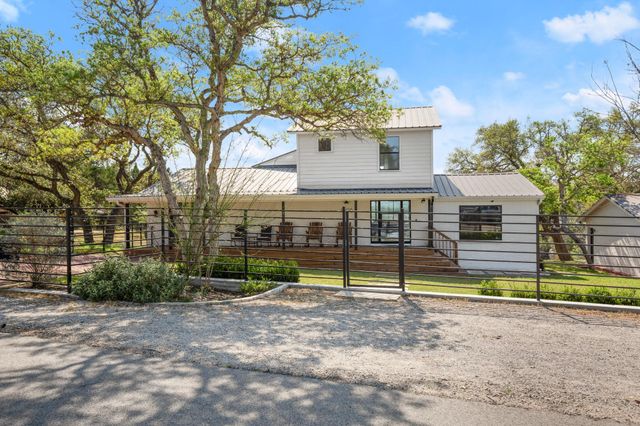 1405 Cat Hollow Club DR, Spicewood, TX 78669
