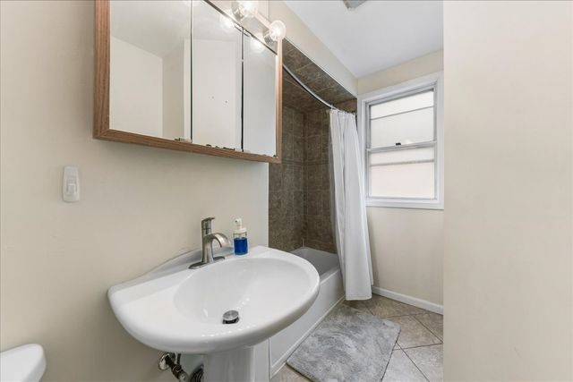 2817 Wenonah Avenue, Berwyn, IL 60402