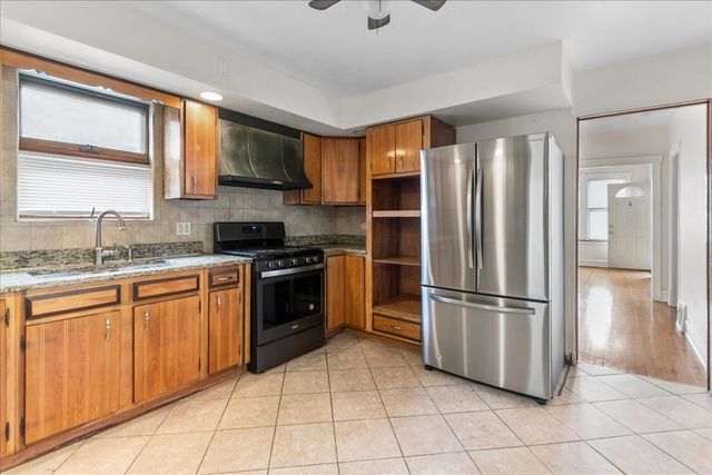 2817 Wenonah Avenue, Berwyn, IL 60402