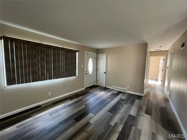 1165 June Avenue, St Louis, MO 63138