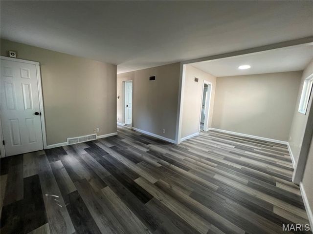 1165 June Avenue, St Louis, MO 63138