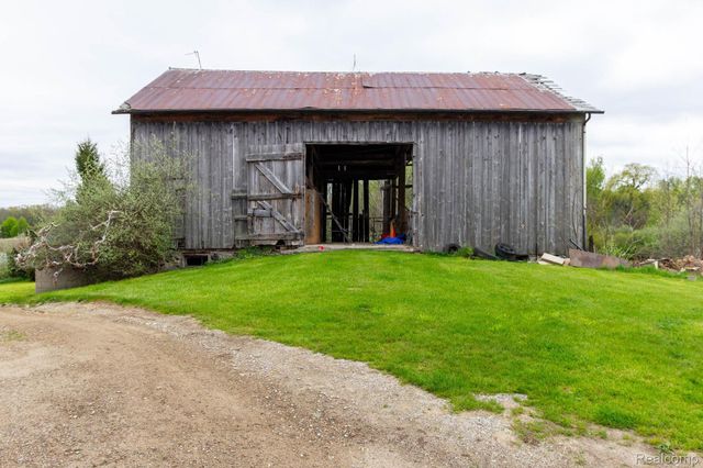 1545 N Van Dyke Road, Goodland Township, MI 48444