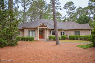 11 Canterbury Circle, Pinehurst, NC 28374