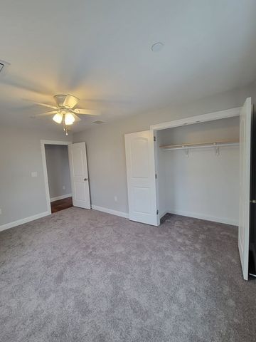944 Warren Ave 2 F, Brockton, MA 02301