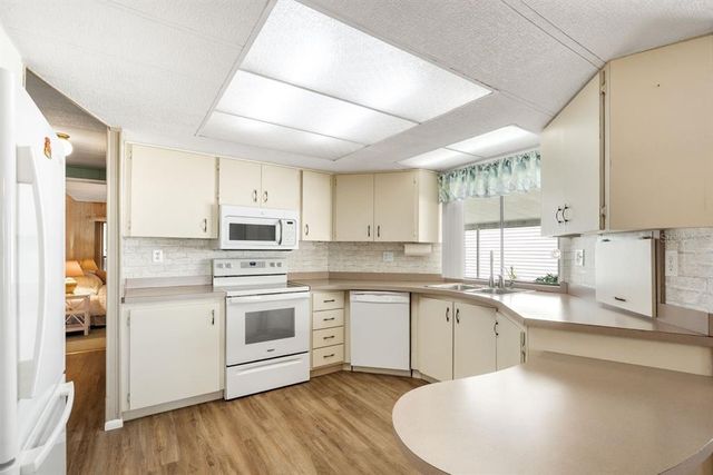 712 FAIRMOUNT DRIVE, North Port, FL 34287