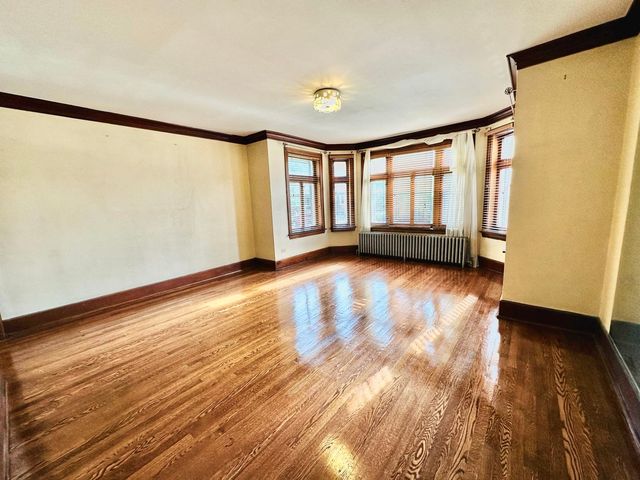 6733 S Maplewood Avenue, Chicago, IL 60629