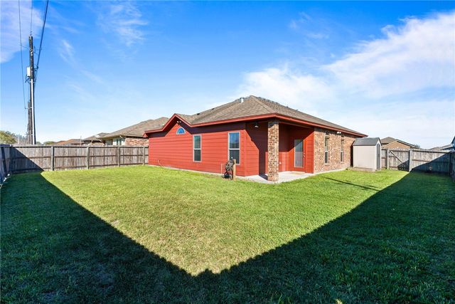 3033 Las Brisas St, Corpus Christi, TX 78414