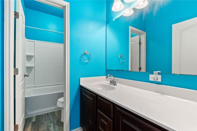 3033 Las Brisas St, Corpus Christi, TX 78414