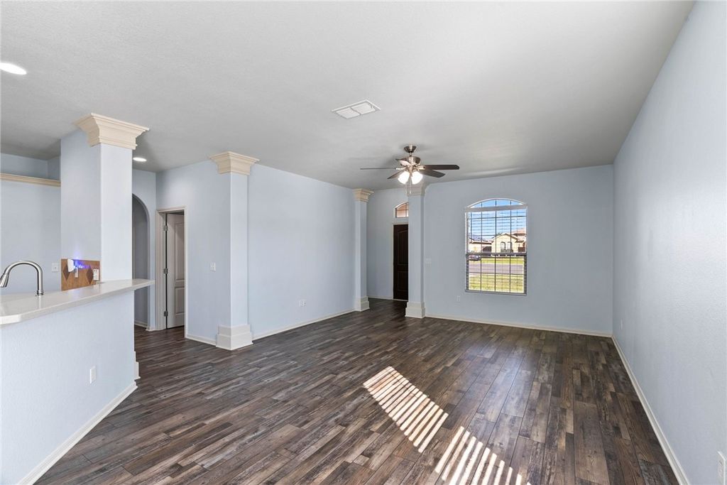 3033 Las Brisas St, Corpus Christi, TX 78414 — photo 2