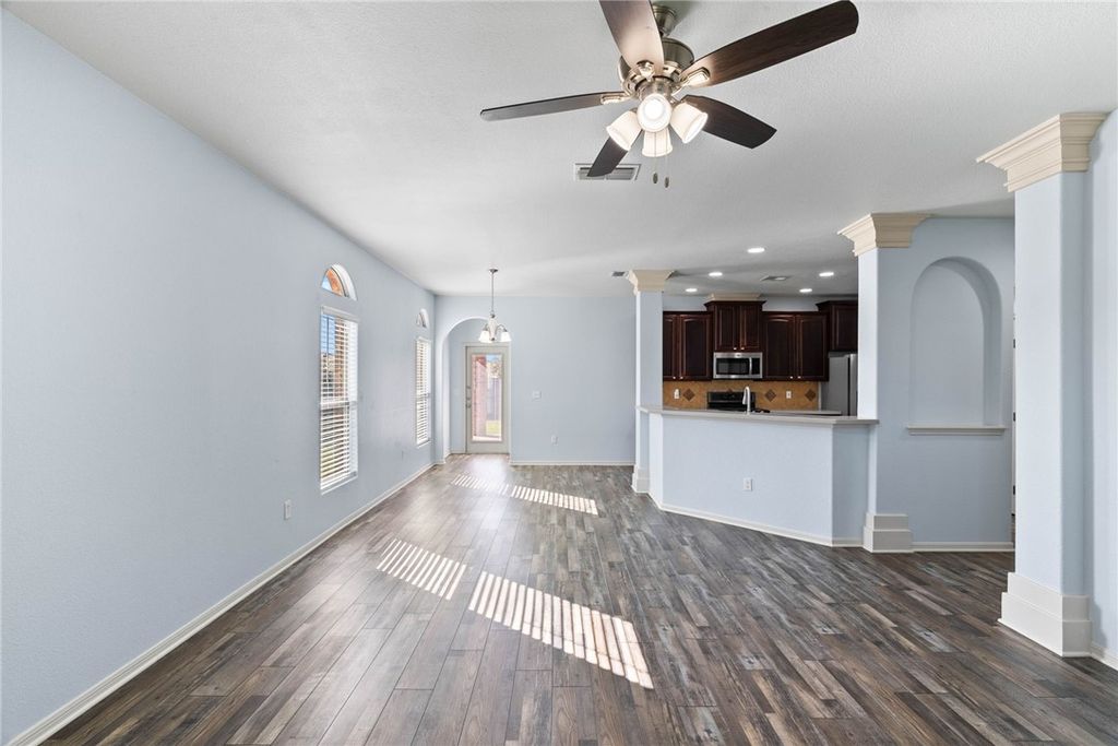 3033 Las Brisas St, Corpus Christi, TX 78414 — photo 3