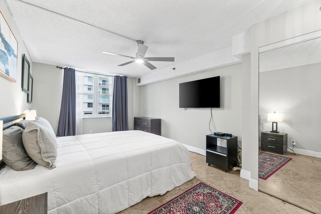 Image 17 of property listing at 4511 S Ocean Boulevard 106, Highland Beach, FL 33487