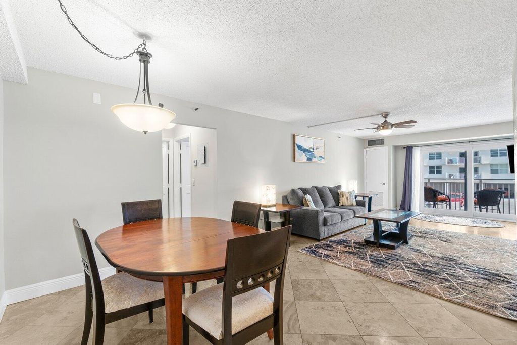 Image 4 of property listing at 4511 S Ocean Boulevard 106, Highland Beach, FL 33487