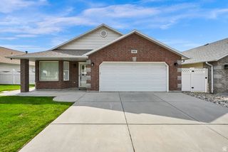 1661 N 865 W, Clinton, UT 84015