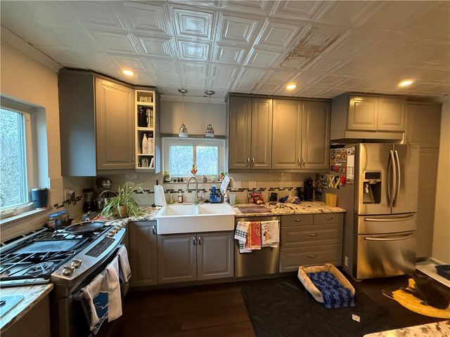 708 Jefferson Dr, Ross Twp, PA 15229