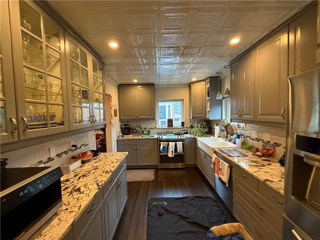 708 Jefferson Dr, Ross Twp, PA 15229