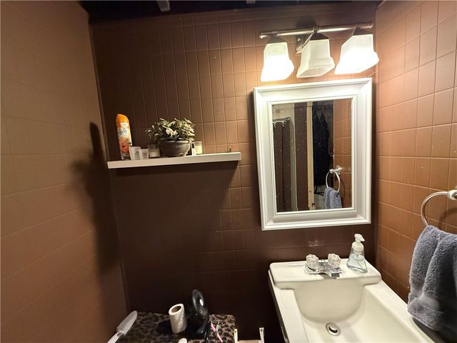 708 Jefferson Dr, Ross Twp, PA 15229