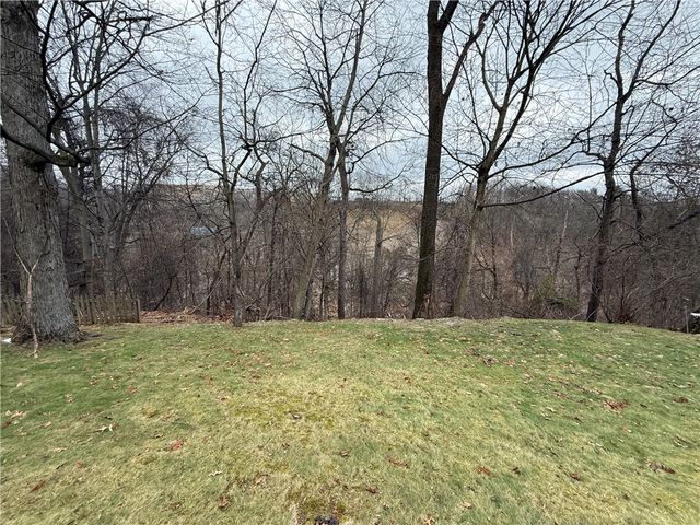 708 Jefferson Dr, Ross Twp, PA 15229