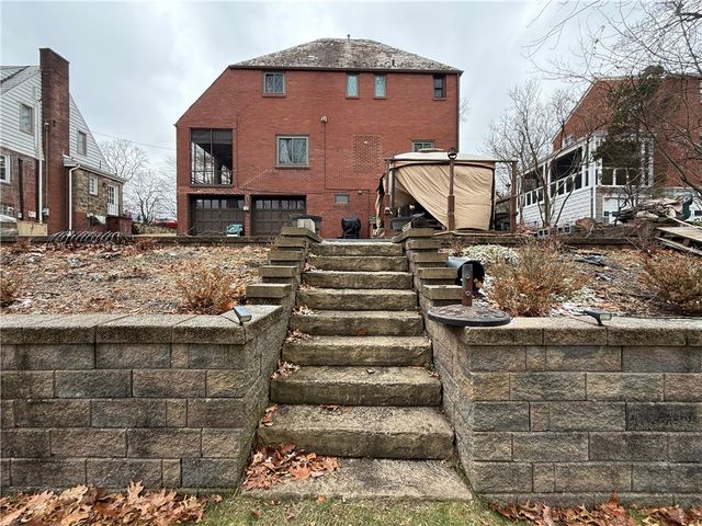 708 Jefferson Dr, Ross Twp, PA 15229