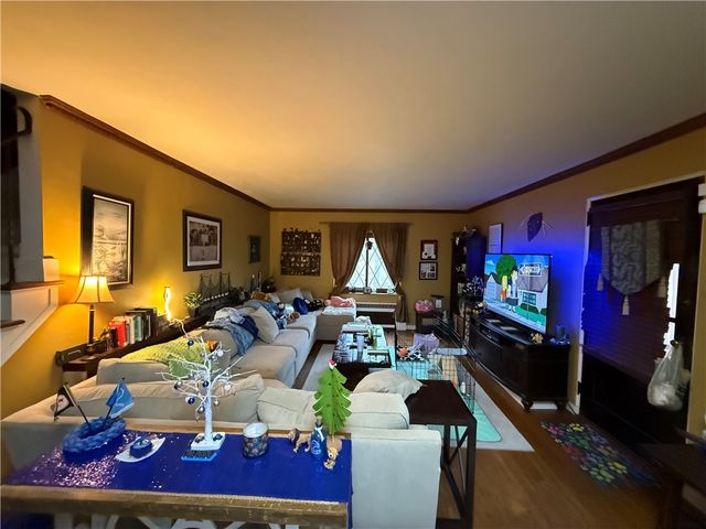 708 Jefferson Dr, Ross Twp, PA 15229