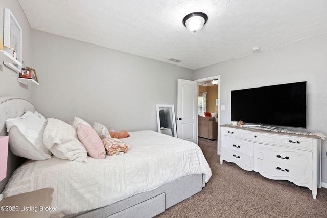 11114 Pebble Trace, Louisville, KY 40229
