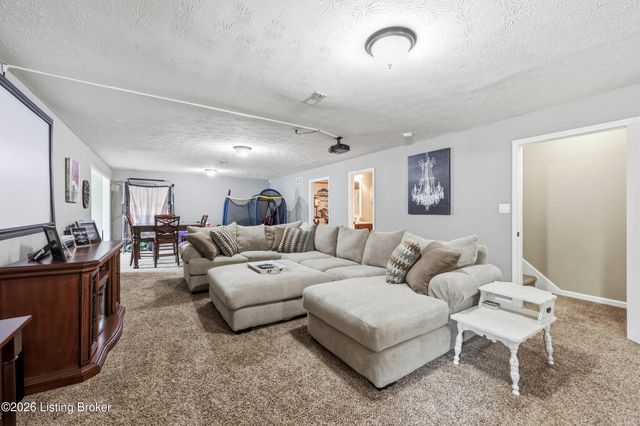 11114 Pebble Trace, Louisville, KY 40229