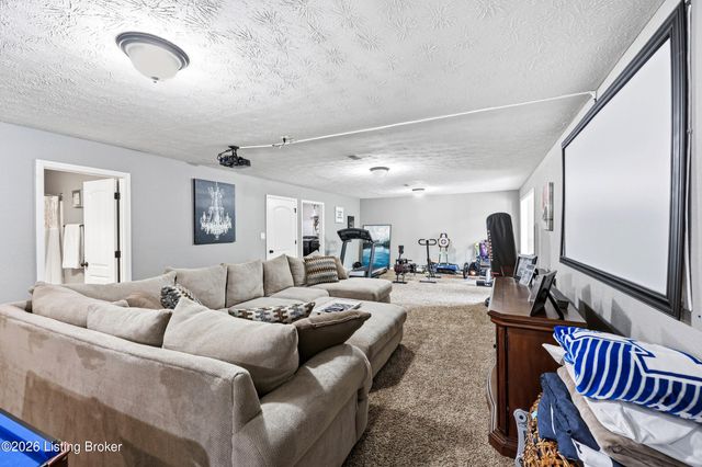 11114 Pebble Trace, Louisville, KY 40229