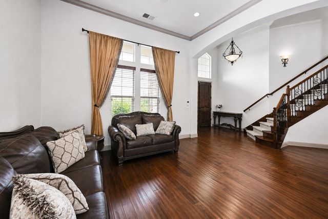 2182 E Carnoustie Avenue, Fresno, CA 93730