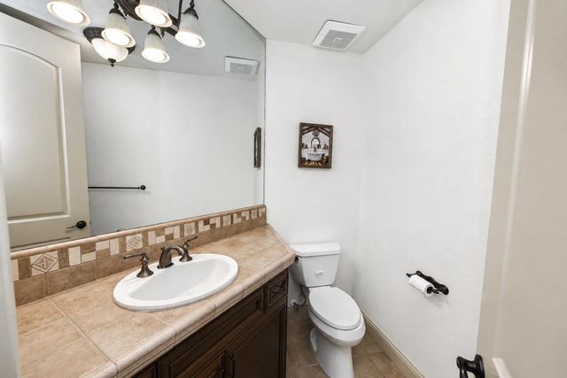 2182 E Carnoustie Avenue, Fresno, CA 93730